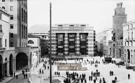 Piazza della Vittoria a Brescia - Anni '30